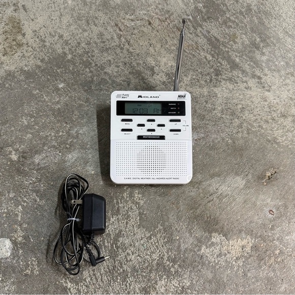 Midland WR-100 NOAA Weather Alert Radio w/ Power Adapter - Picture 2 of 8